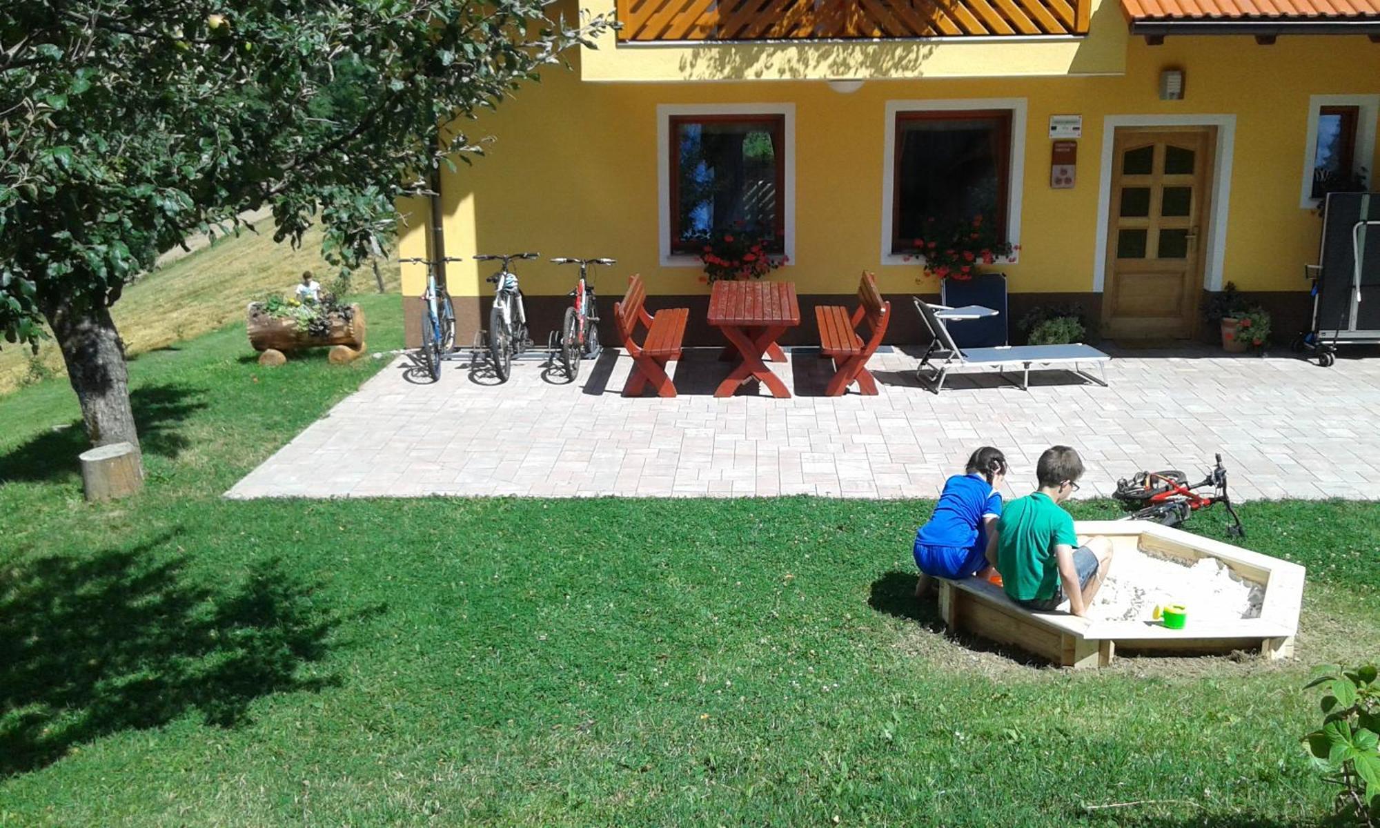Apartments Organic Tourist Farm Gradisnik Prevalje Exterior foto