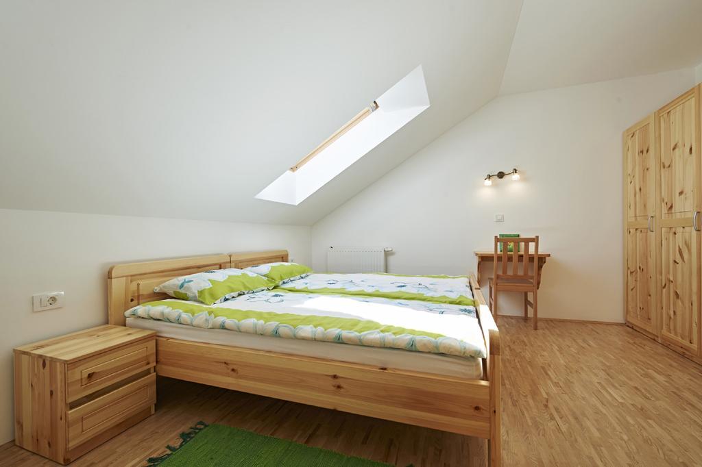 Apartments Organic Tourist Farm Gradisnik Prevalje Exterior foto